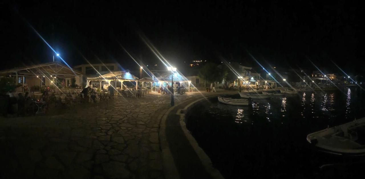 Steinturm Mit Dach-Terrasse Zwischen Fluss, Meer Und Gebirge- Spiti Pirgos Paralia Sergoulas Buitenkant foto