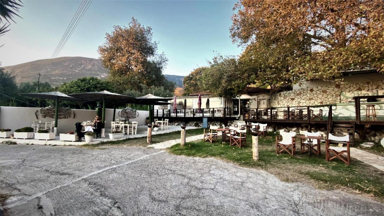 Steinturm Mit Dach-Terrasse Zwischen Fluss, Meer Und Gebirge- Spiti Pirgos Paralia Sergoulas Buitenkant foto