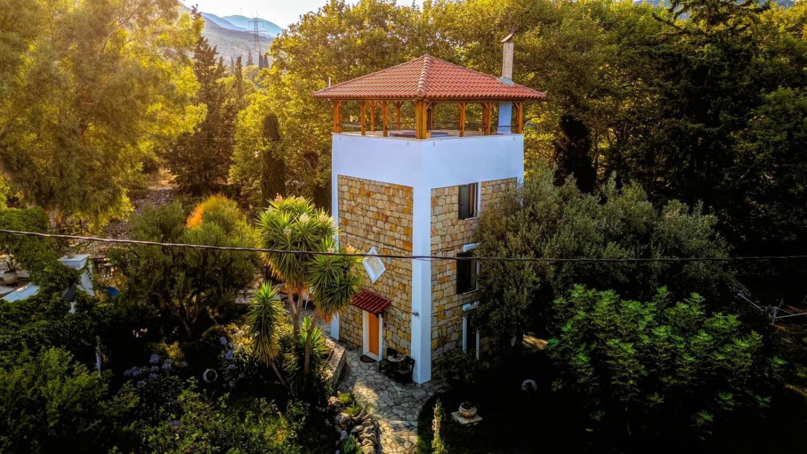 Steinturm Mit Dach-Terrasse Zwischen Fluss, Meer Und Gebirge- Spiti Pirgos Paralia Sergoulas Buitenkant foto
